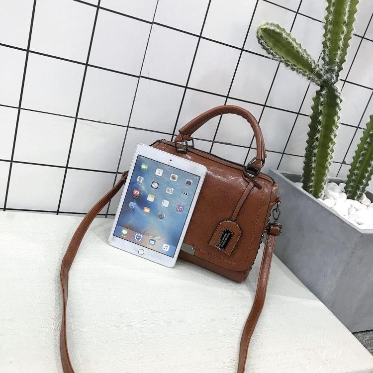 Casual PU Shoulder Bag Ladies Handbag Messenger Bag with Rivet (Red)