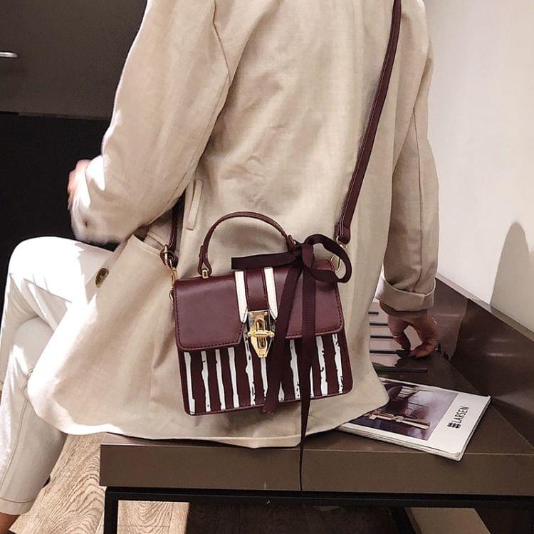 Stripe Pattern Lock Buckle PU Shoulder Bag Ladies Handbag Messenger Bag with Silk Ribbon (Red)