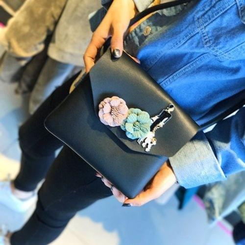 Stereo Flower Pattern Casual Handbag Single Shoulder Bag (Black)