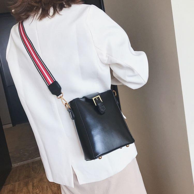 PU Leather Shoulder Travel Backpack Bag (Black)