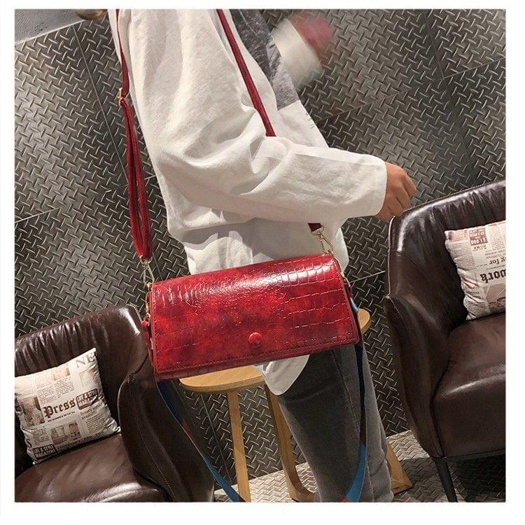 Long Crocodile Pattern Retro Casual Shoulder Bag Ladies Messenger Bag Handbag (Red)