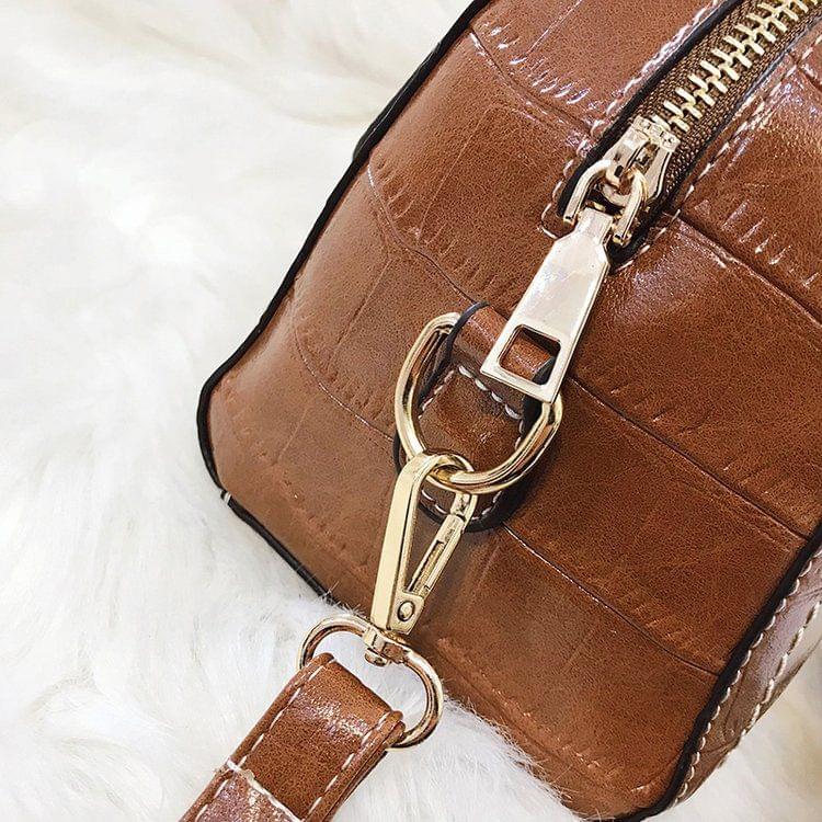 Fashion Shiny PU Leather Small Square Handbag Ladies Shoulder Messenger Bag(Black)