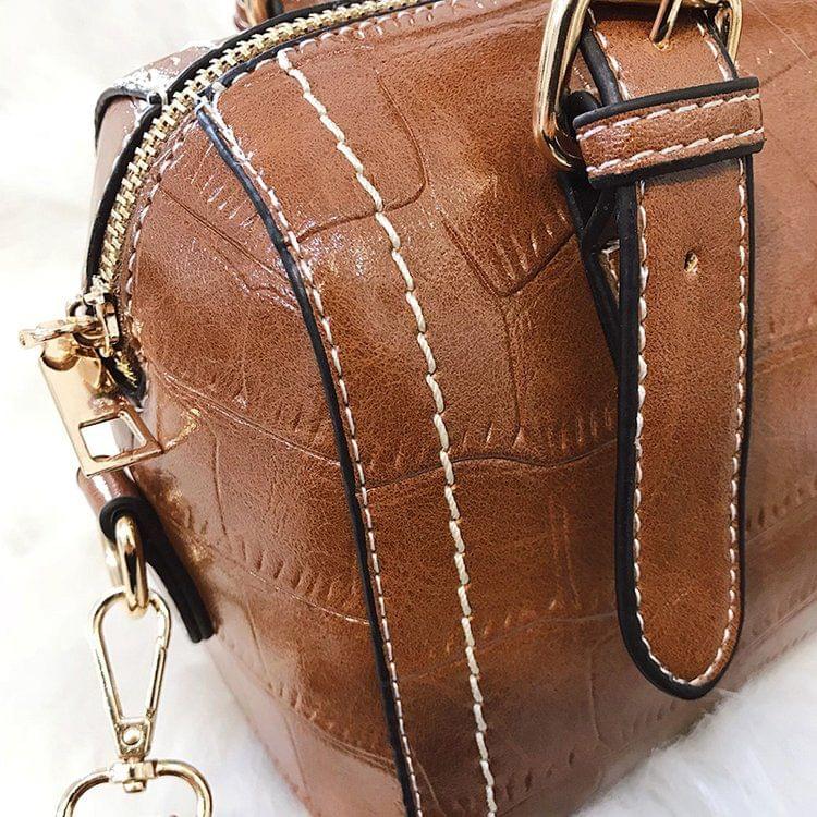 Fashion Shiny PU Leather Small Square Handbag Ladies Shoulder Messenger Bag(Black)