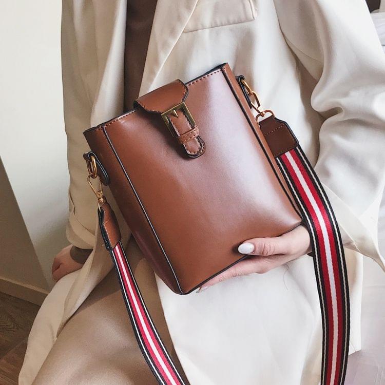 PU Leather Shoulder Travel Backpack Bag (Brown)
