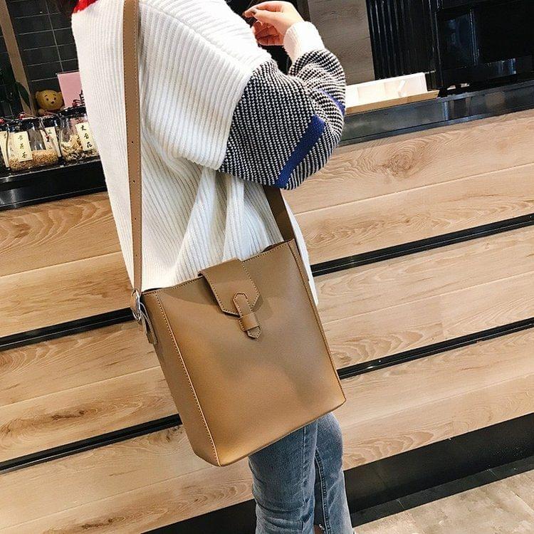 Leisure Fashion PU Leather Slant Shoulder Bag(Brown)