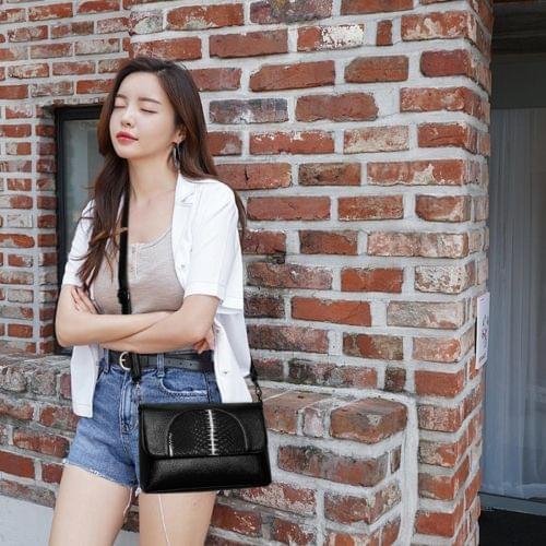 Snakeskin Grain PU Leather Casual Shoulder Bag Messenger Bag Ladies Handbag (Black)
