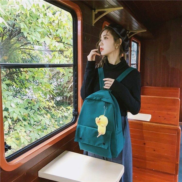 Double Shoulders School Bag Travel Backpack Bag with Duck Doll Pendant (Green)