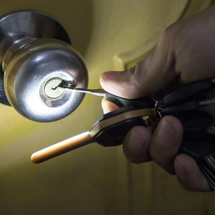 Mini Pocket Keychain Light LED White Light Keyring Outdoor Flashlight