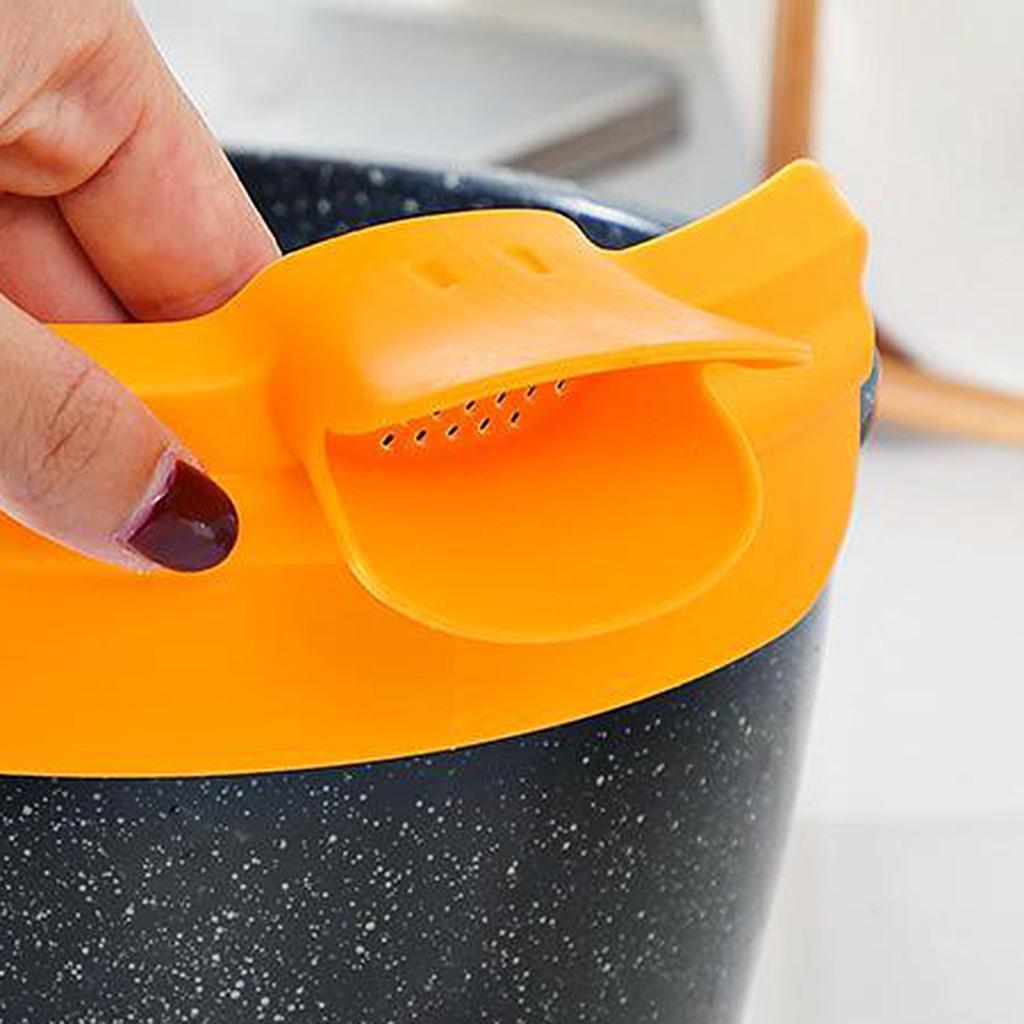 Pour Soup Funnel Clip-on Round Pot Soup Spout Water Deflector Kicthen Yellow