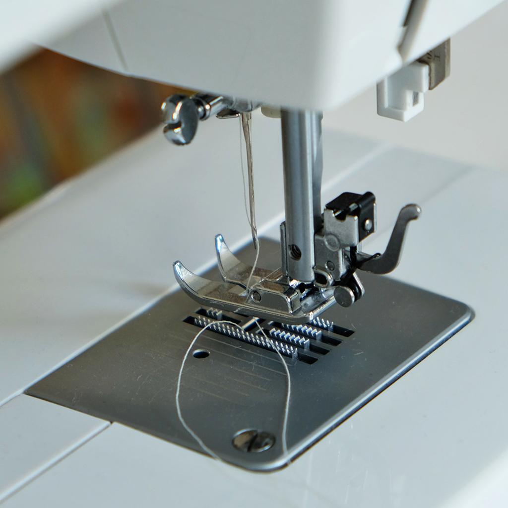 Sewing Machine Needles Universal For Singer Brother  50Needles 1Threader