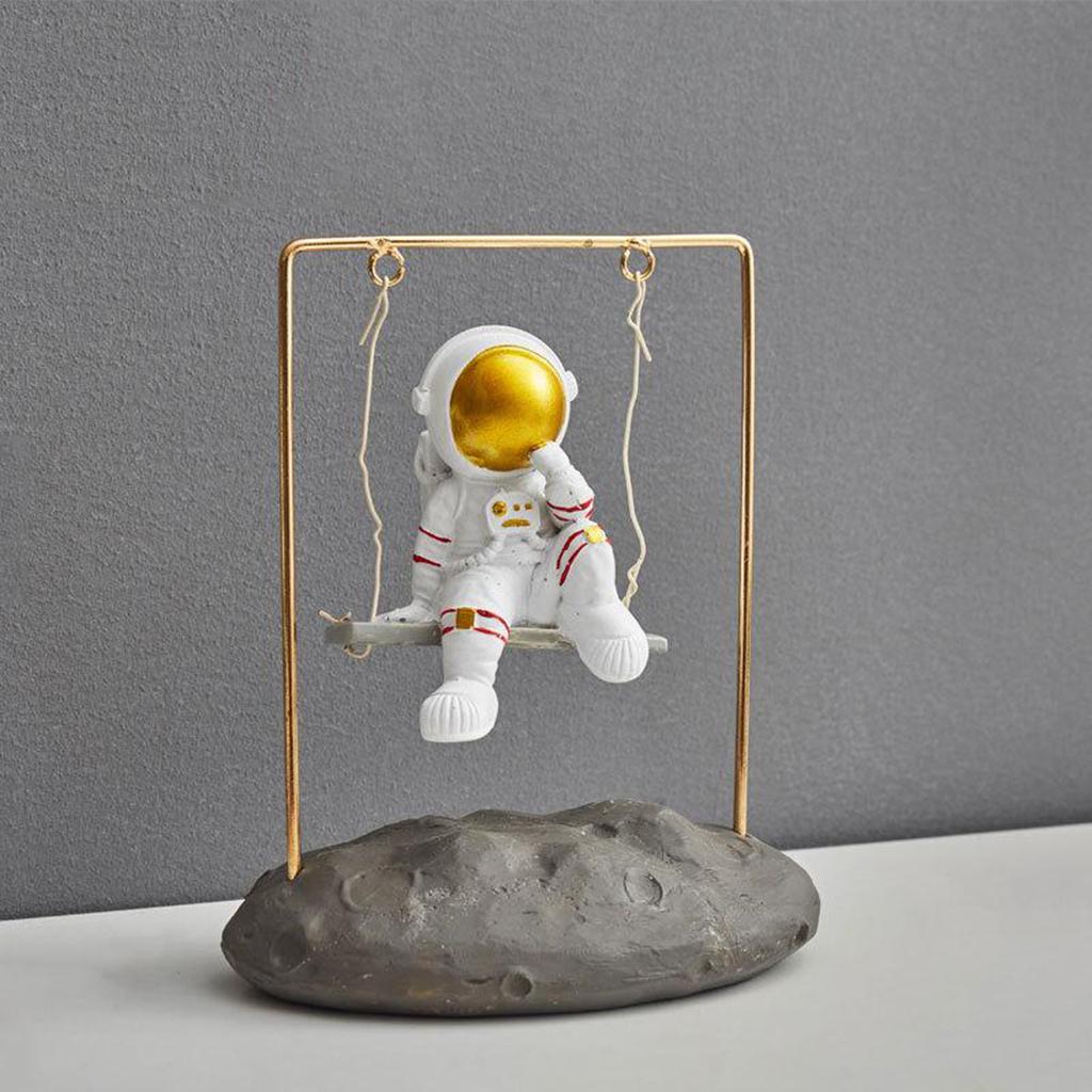 Spaceman Ornament Home Decoration Present Astronaut Figure Statue Style 2