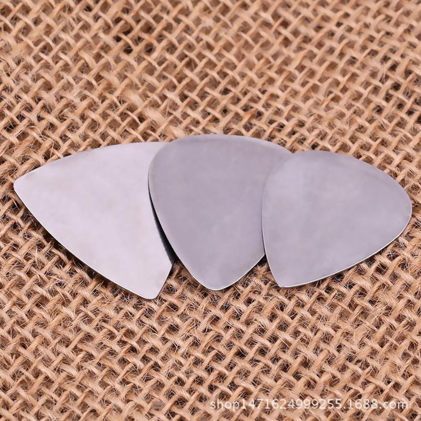 Stainless Steel Guitar Picks 0.3mm Thin Bass Pick Small Heart-shaped