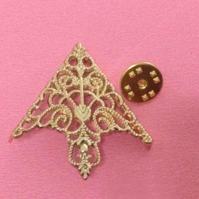 Crown Openwork Collar Buckle Vintage Collar Clamp jewelry (Gold)