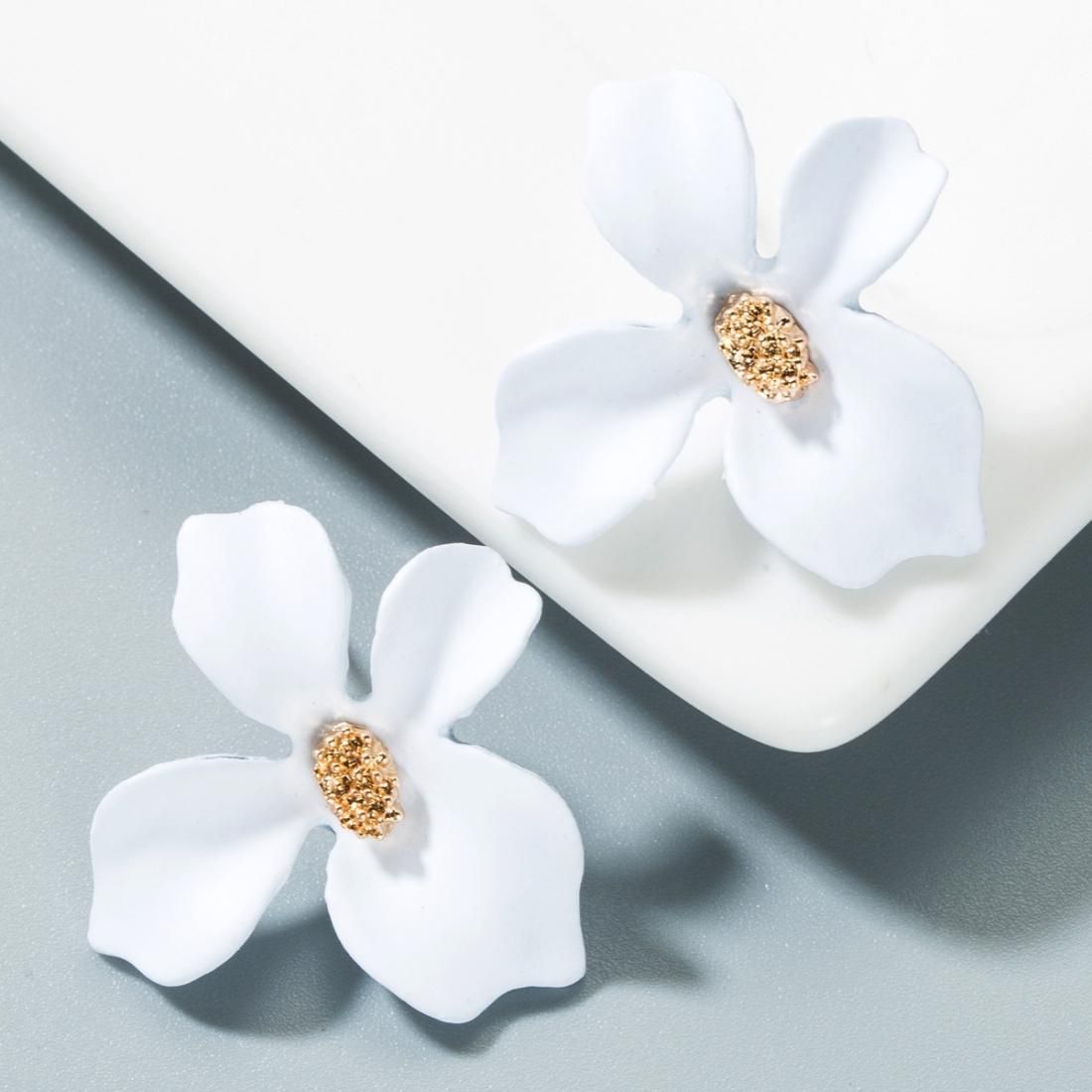 7 Pairs Women Fashion Flower Alloy Petal Earrings (White)