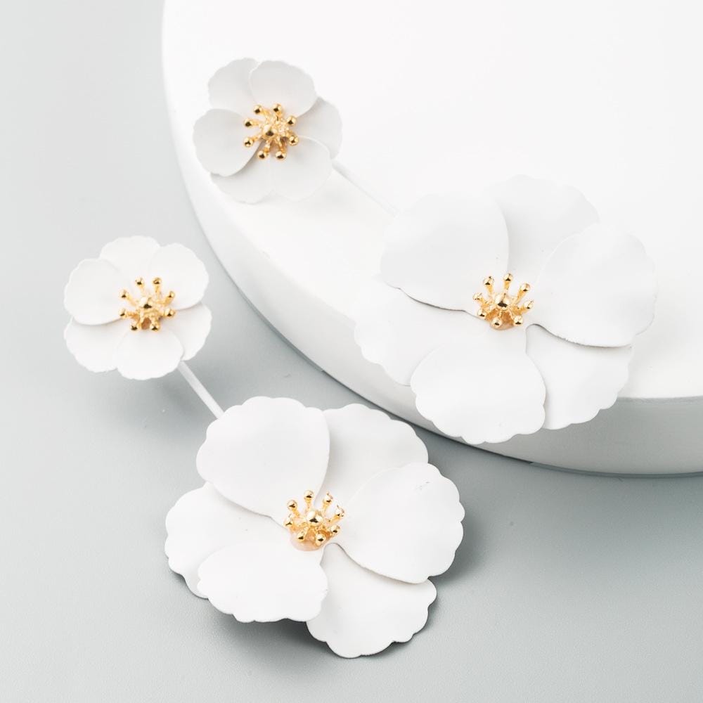 2 PCS Boho Style Earrings Alloy Flower Long Earrings (White)