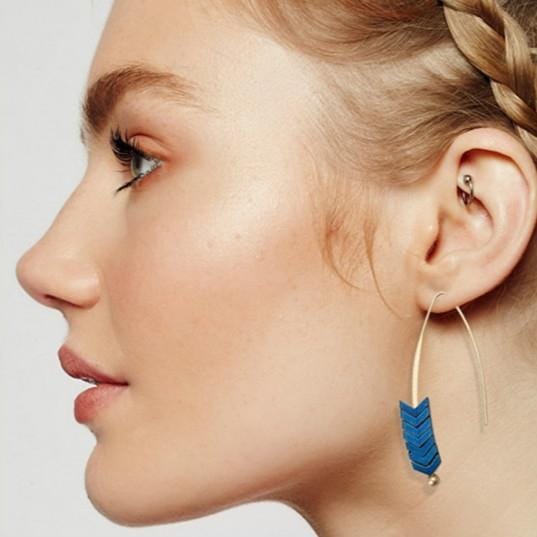 Vintage Natural Rock Stud Earrings Spear Arrow Long Hook Earrings Women Fashion Punk Style Jewelry (Grey)