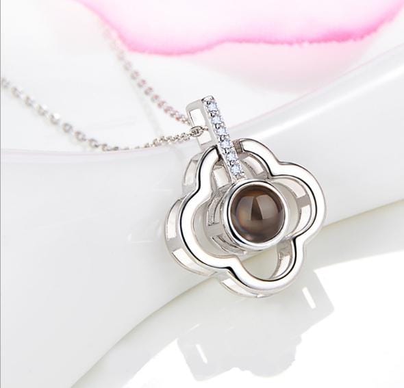 Girl Four-leaf Clover Pendant Necklace Jewelry (Silver)