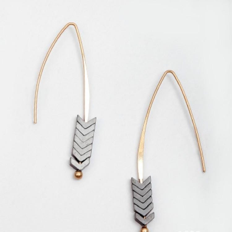 Vintage Natural Rock Stud Earrings Spear Arrow Long Hook Earrings Women Fashion Punk Style Jewelry (Silver)