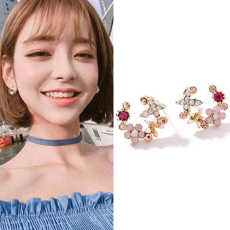 Rhinestone Wreath Stud Earrings For Women Sweet Flower Shell Small Cirlce Jewelry (pink flora half circle)